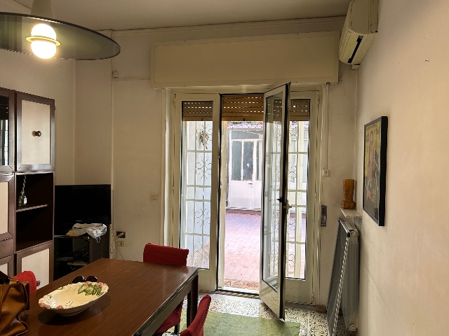 4-room flat in Via Camaldolilli, Napoli - Photo 1