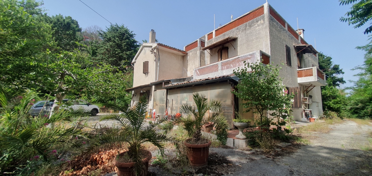 Casa indipendente in vendita a Ancona