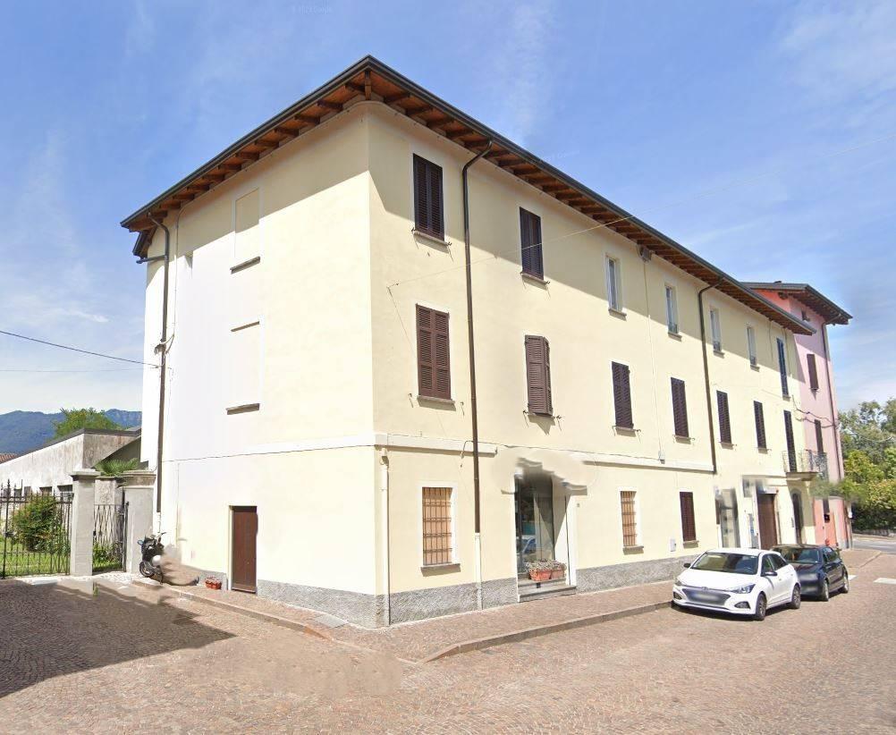 Negozio in Via Giacomo Matteotti 8/10, Germignaga, {3} - Foto 1