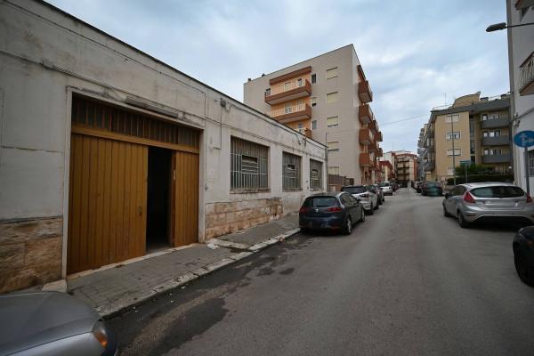 Negozio in Via Brenta, Putignano, {3} - Foto 2