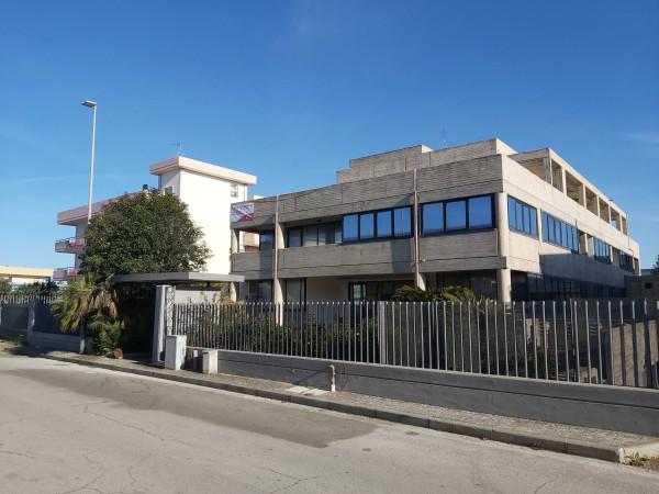 Capannone in Via Le Lamie 9, Noci, {3} - Foto 1