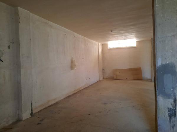 Magazzino in Via Ferrone, Castellana Grotte, {3} - Foto 1