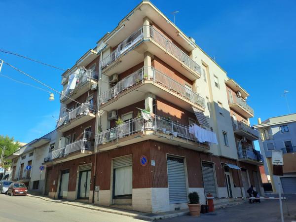 Negozio in Via dell'Olmo, Castellana Grotte, {3} - Foto 1