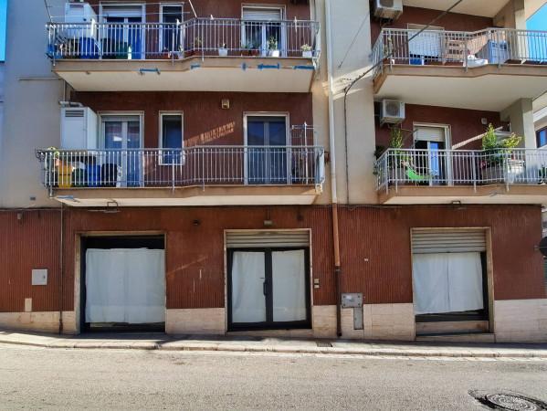Negozio in Via dell'Olmo, Castellana Grotte, {3} - Foto 2