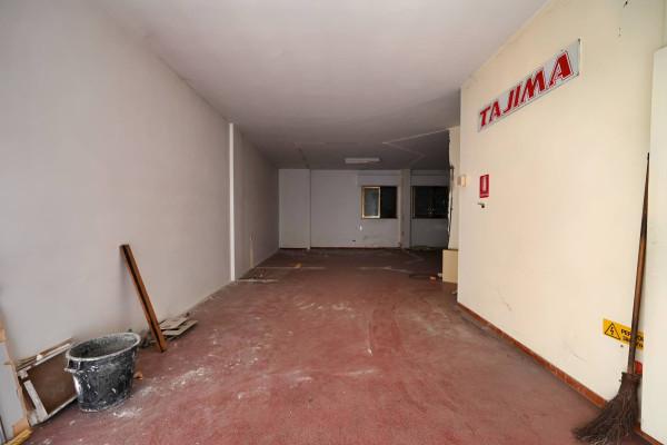 Negozio in Via della Conciliazione, Putignano, {3} - Foto 1
