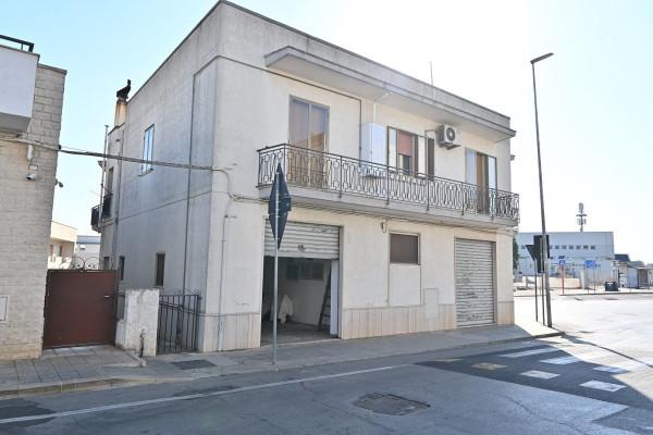 Negozio in Via Indipendenza 32, Alberobello, {3} - Foto 1