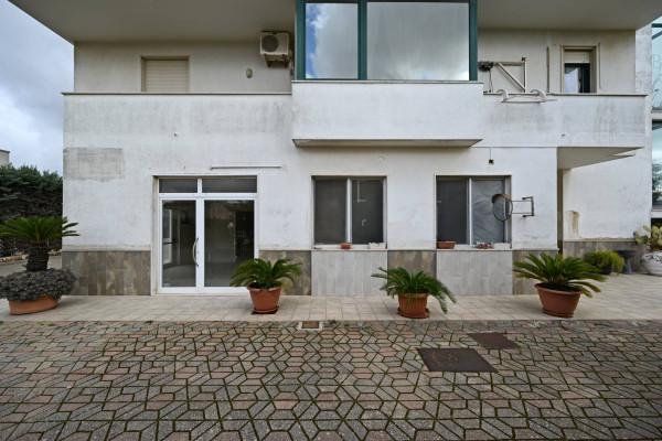Negozio in Via Vito Matarrese, Castellana Grotte, {3} - Foto 2