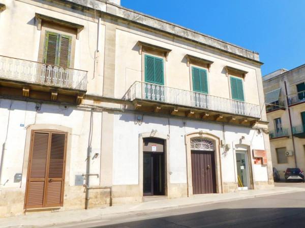 Negozio in Via Giulio Recupero, Martina Franca, {3} - Foto 1