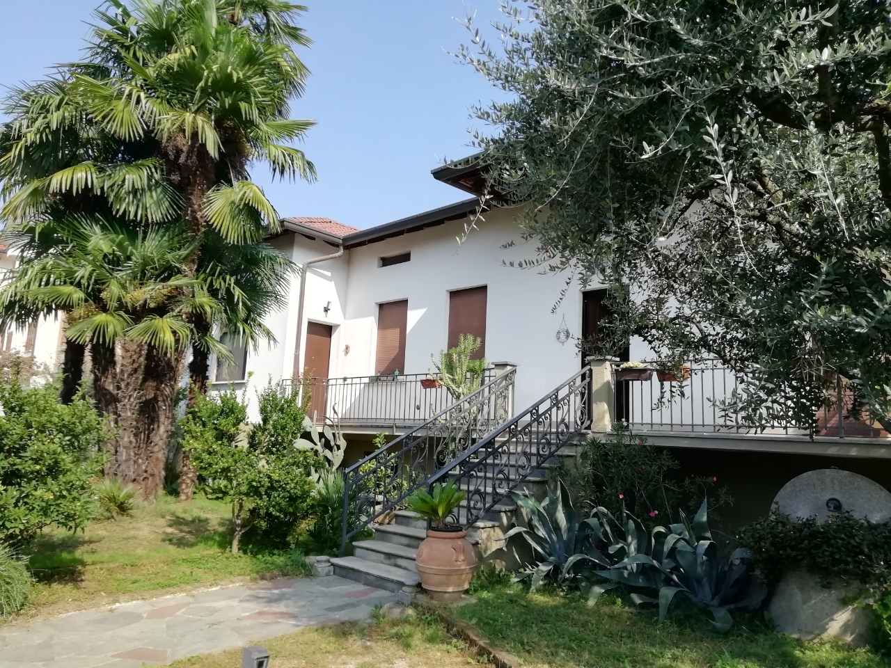 Villa bifamiliare in vendita a Albiate