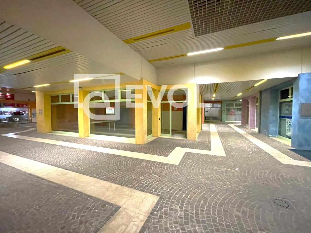 Negozio in Via Sottopovolo 85, Latisana, {3} - Foto 1