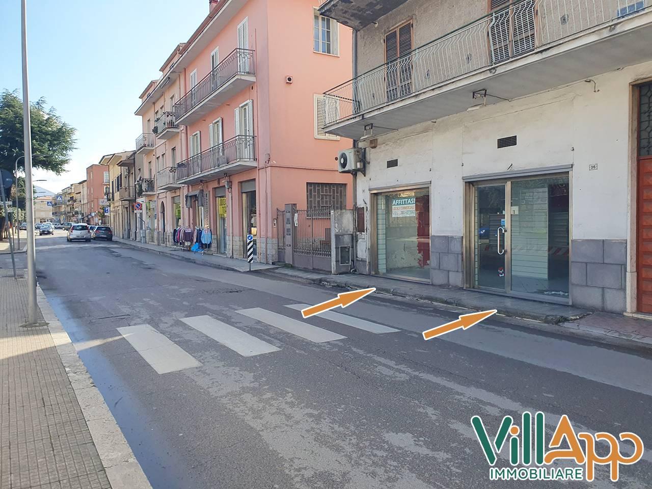 Negozio in Via degli Ausoni 26, Fondi, {3} - Foto 2