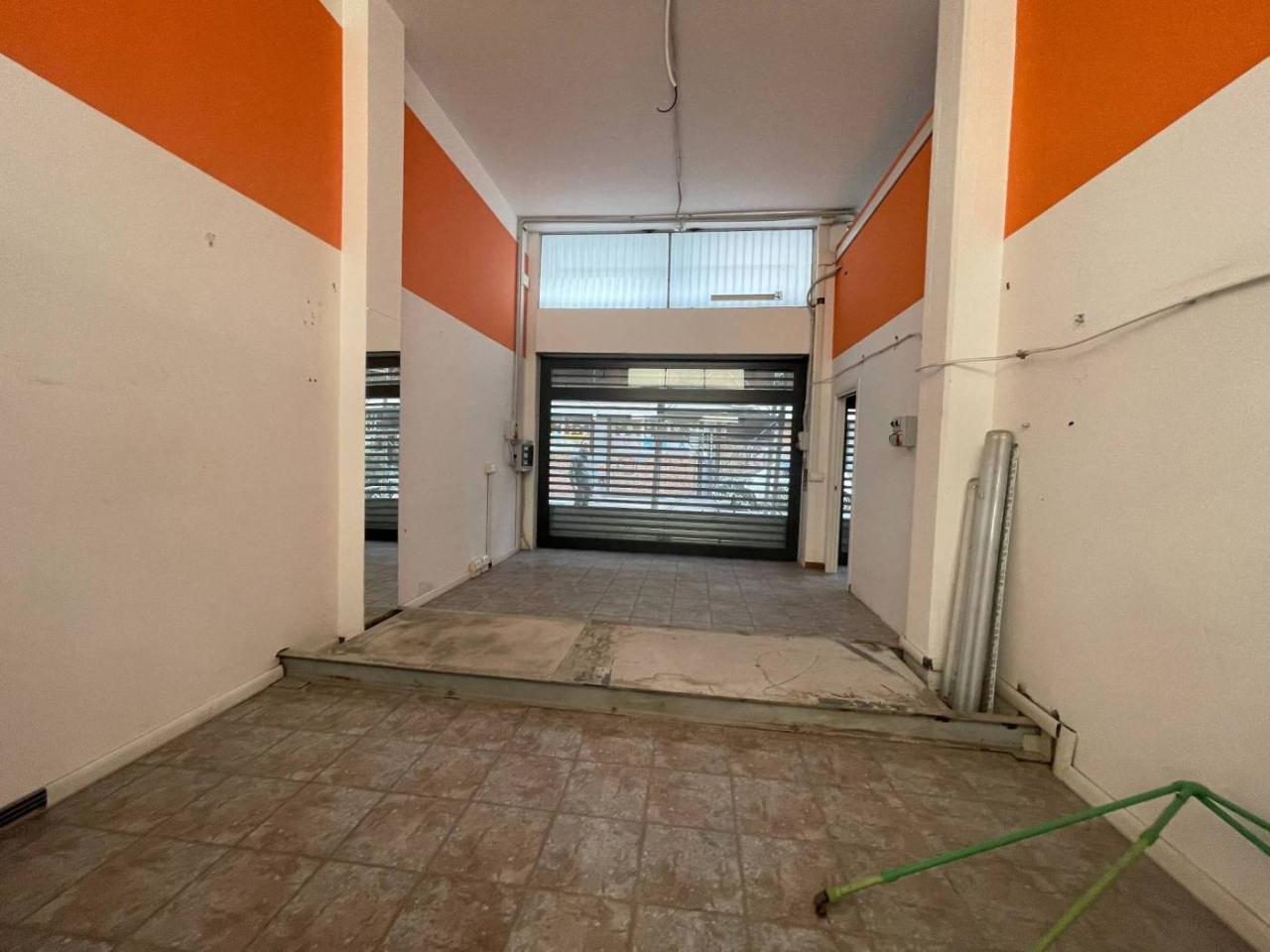 Locale commerciale in Via Mentana Terni, Terni, {3} - Foto 2