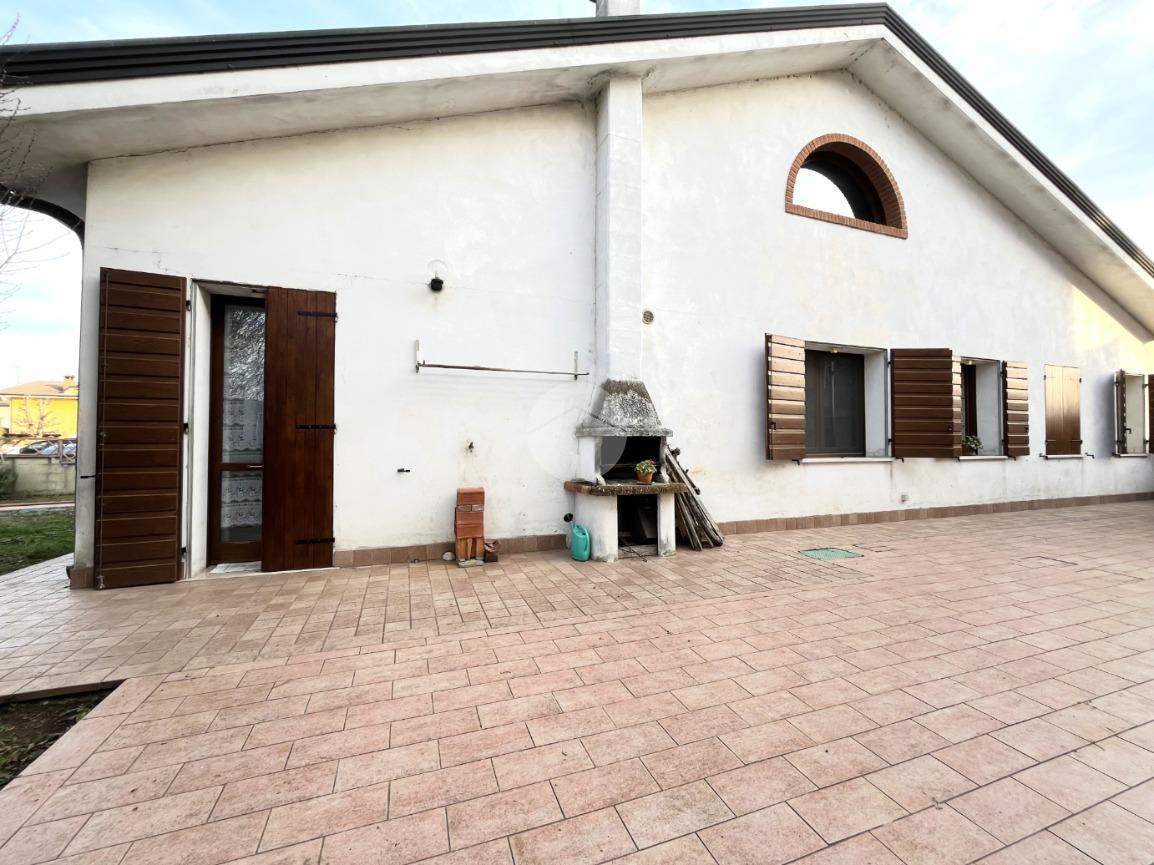 Villa in vendita a Borgo Virgilio