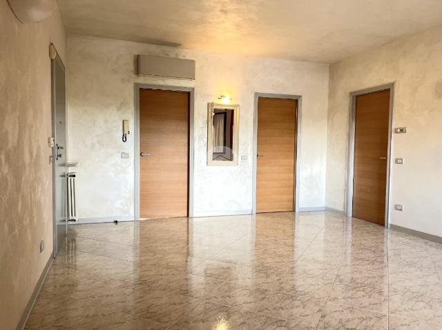 4-room flat in {3}, V.Le Salvador Allende 13 - Photo 1