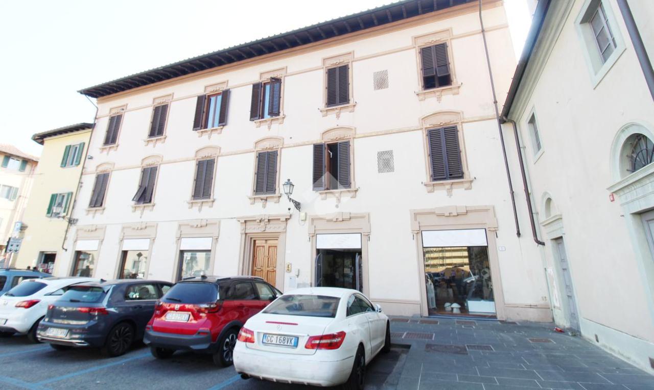 Palazzo in vendita a Prato