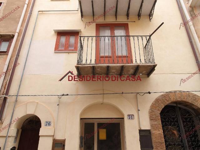 3-room flat in Via Salvatore Spinuzza 76, Cefalù - Photo 1