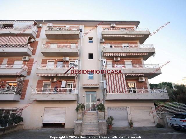 3-room flat in Viale delle Nazioni 15, Campofelice di Roccella - Photo 1