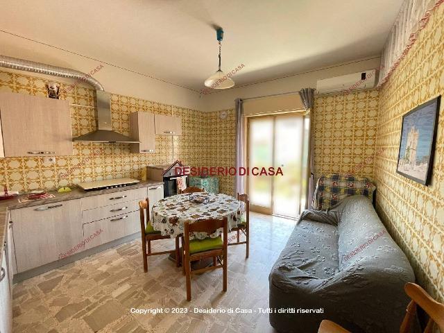 4-room flat in Via Luigi Einaudi 39, Pollina - Photo 1