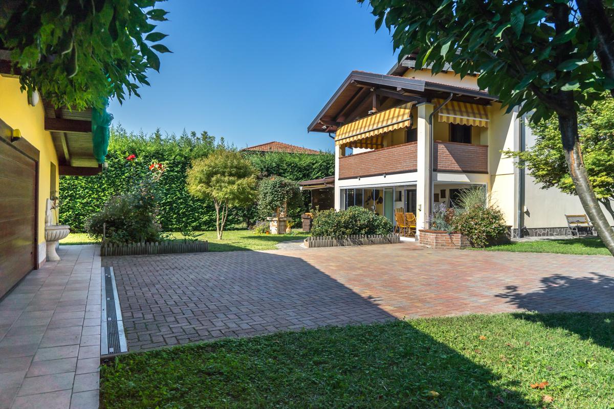 Villa in vendita a Castelletto Sopra Ticino