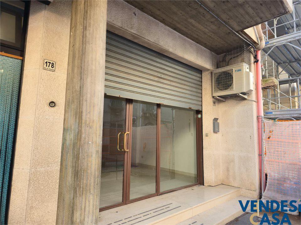 Negozio in Via Vittorio Veneto 180, Adelfia, {3} - Foto 1