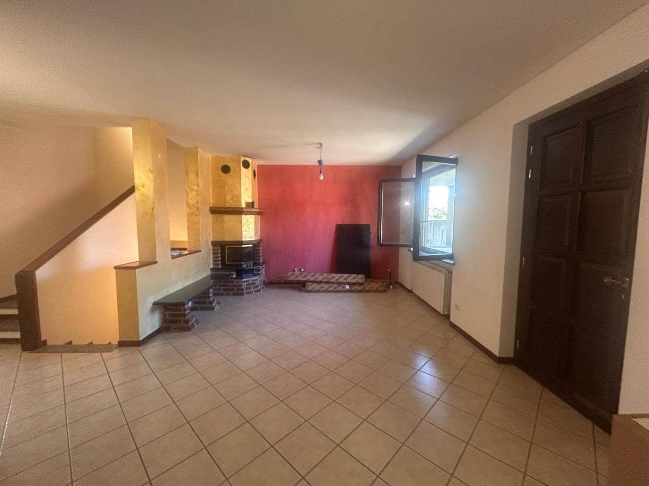 casa indipendente in vendita a Vigevano in zona Morsella