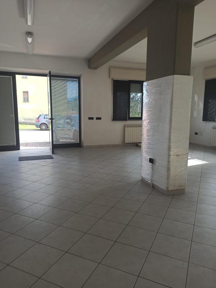 Esercizio commerciale in , Porcari, {3} - Foto 1