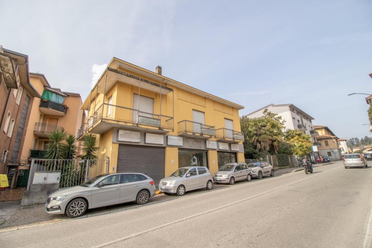 Negozio in Corso Europa 10, Calolziocorte, {3} - Foto 1