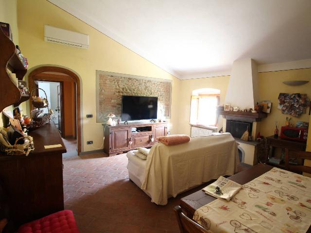 4-room flat in Via Ripa, Montespertoli - Photo 1