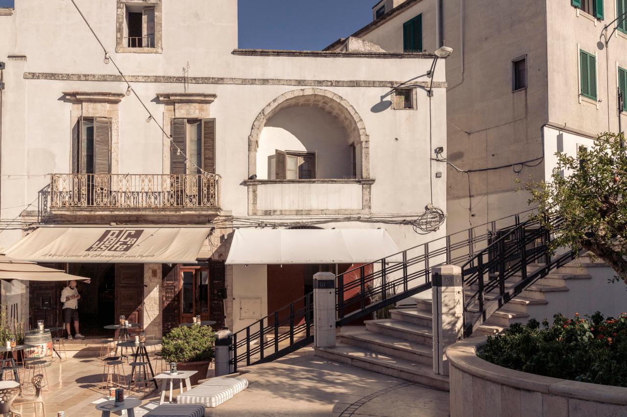 Palazzina commerciale in Via Cattedrale 6, Ostuni, {3} - Foto 1