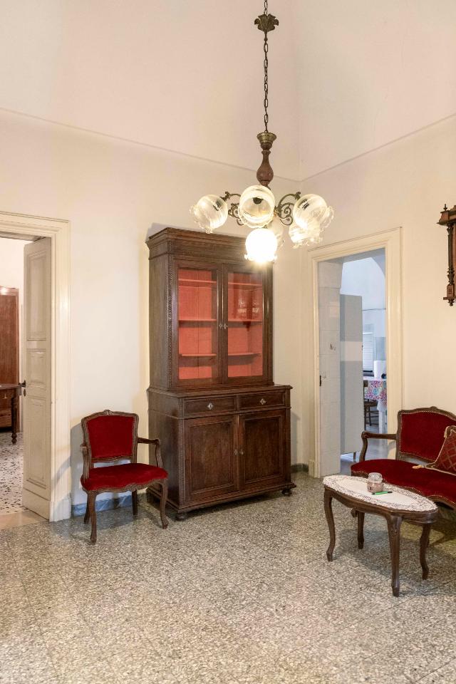 Palazzina commerciale in Via Giordano Bruno 10, Ostuni, {3} - Foto 2