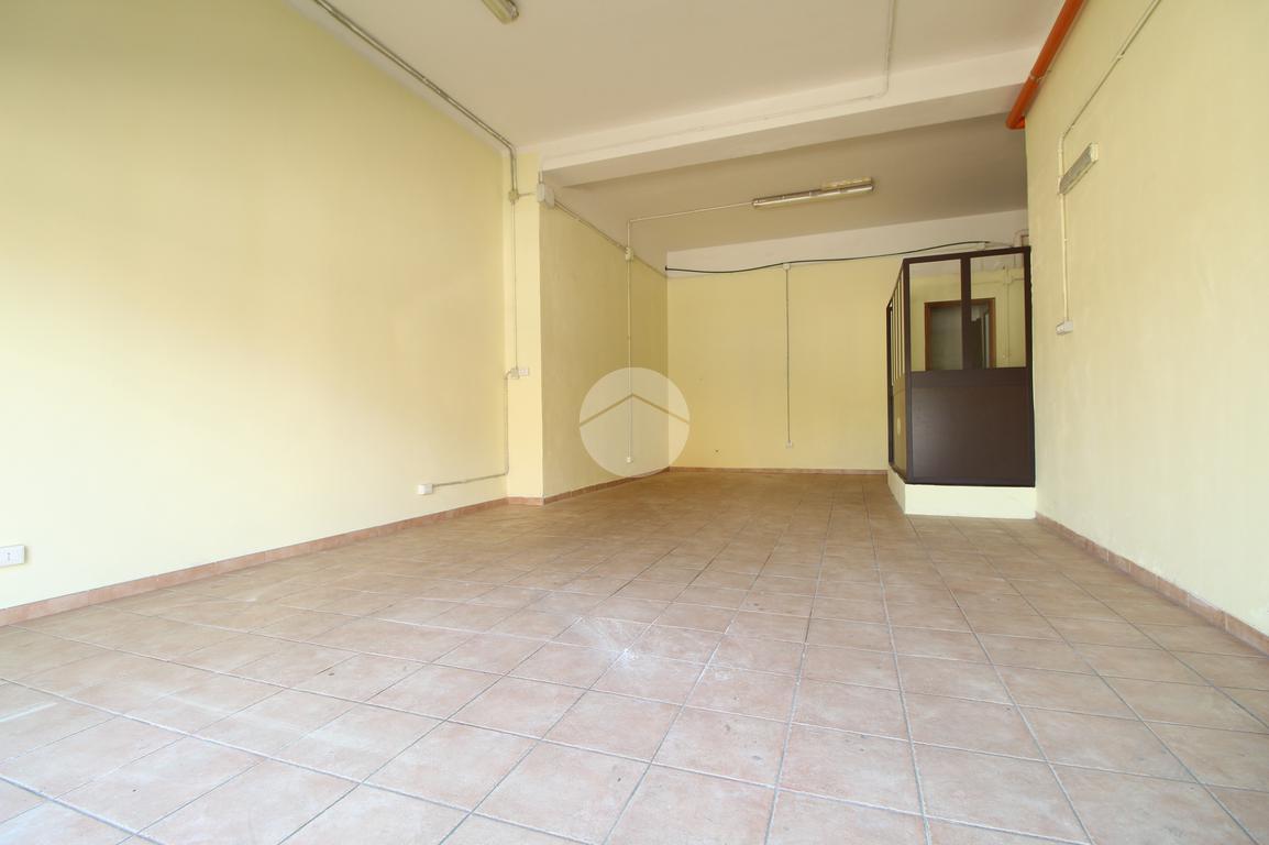 Magazzino in Via Via Giuseppe Verdi 1, Montalto Uffugo - Foto 1