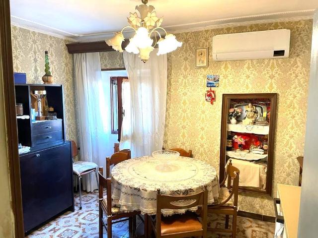 4-room flat, Viterbo - Photo 1