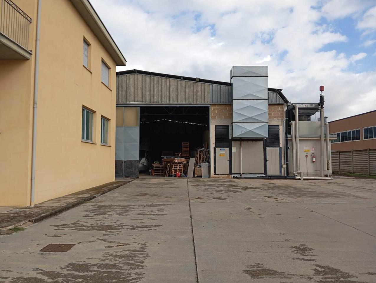 Capannone in Strada di Pantano, Terni, {3} - Foto 2