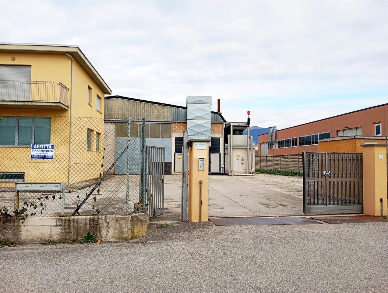 Capannone in Strada di Pantano, Terni, {3} - Foto 1