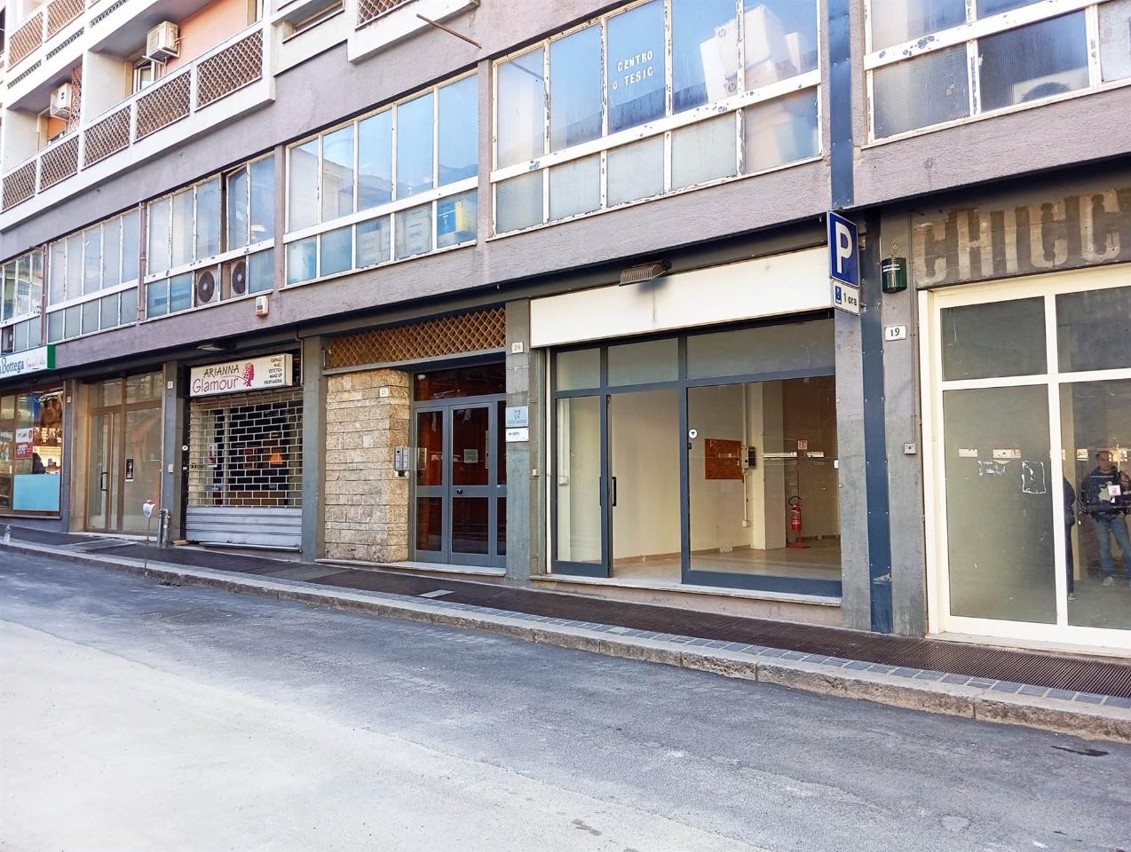 Negozio in Piazza del Mercato, Terni, {3} - Foto 1