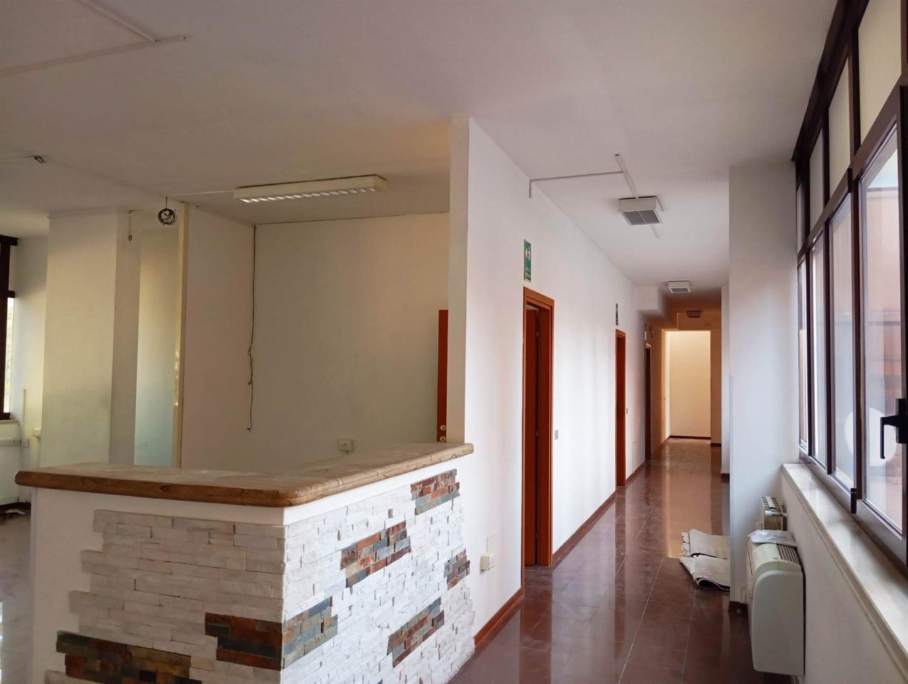 Ufficio in Viale dello Stadio, Terni, {3} - Foto 2
