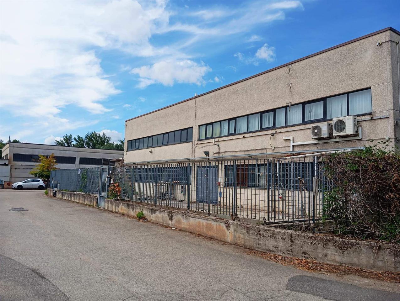 Capannone in Via Corradi, Terni, {3} - Foto 2