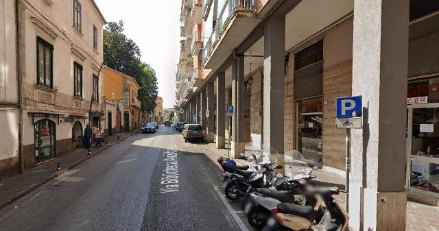 Negozio in Via Biblioteca Avallone, Cava de' Tirreni - Foto 1