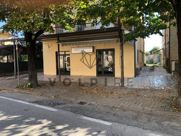 Negozio in Via del Santo Patrono 30, Assisi, {3} - Foto 1