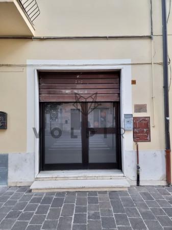 Negozio in Via Patrono d'Italia, Assisi, {3} - Foto 1