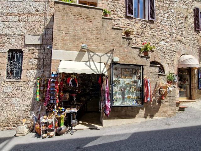 Negozio in Via Borgo San Pietro, Assisi - Foto 1