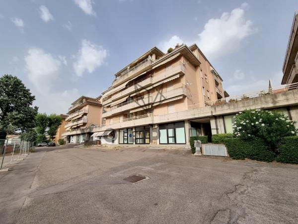 Negozio in Via Antonio Gramsci, Bastia Umbra, {3} - Foto 2