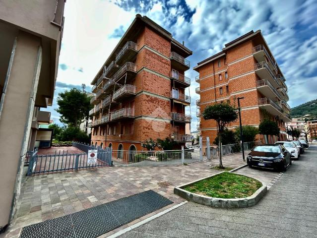 3-room flat in Via Clavesana 71, Andora - Photo 1