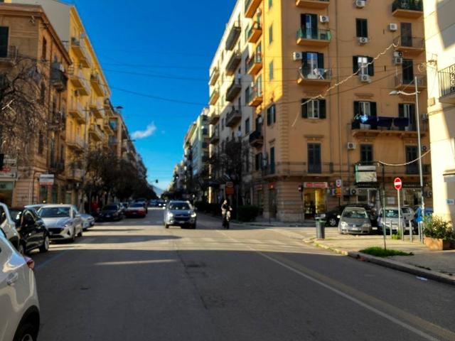 Geschäft in Via Ludovico Ariosto 33, Palermo - Foto 1