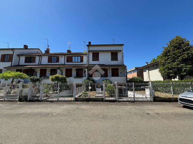 Villa a schiera in Via Pietro Falciola 35, Voghera - Foto 1