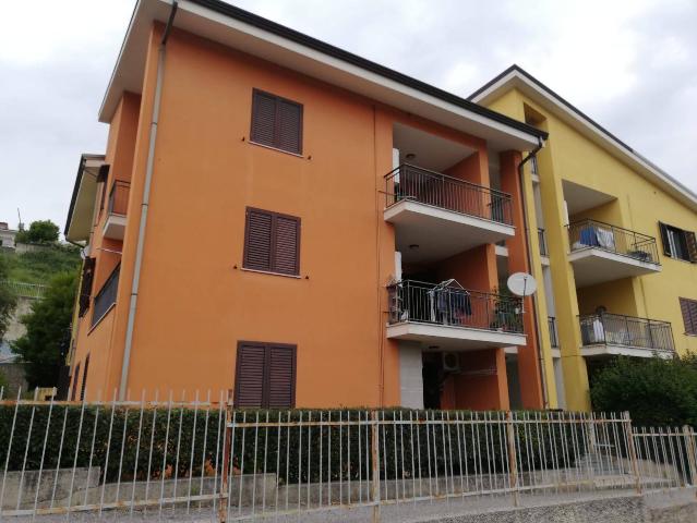 Vierzimmerwohnung in Via Mattia Preti-Contrada Felpiano 86, Rende - Foto 1