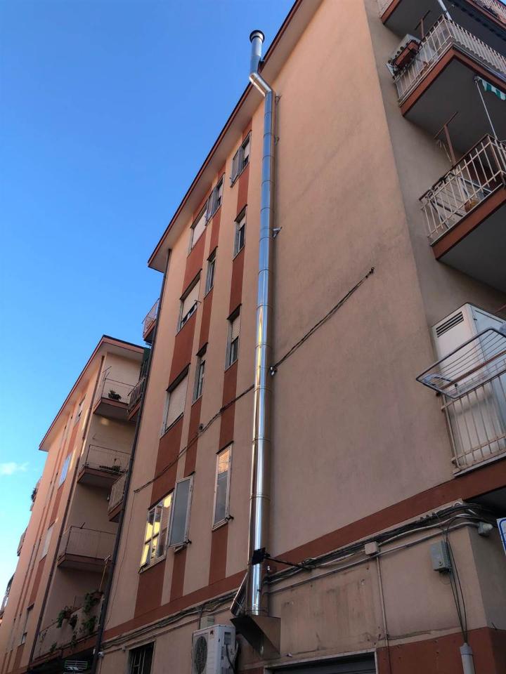 Negozio in Via Santa Margherita, Salerno, {3} - Foto 2