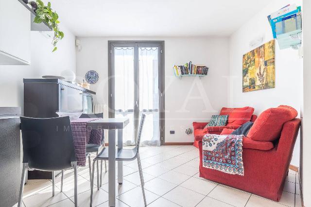 2-room flat in Via Enrico Toti 1, Biassono - Photo 1