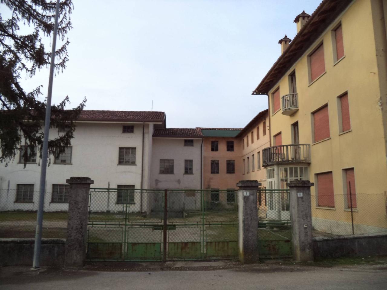Magazzino in , Basiliano, {3} - Foto 1
