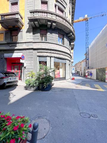 Negozio in Via Sofonisba Anguissola 1, Cremona - Foto 1